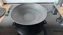Wok żeliwny 30cm Indukcja