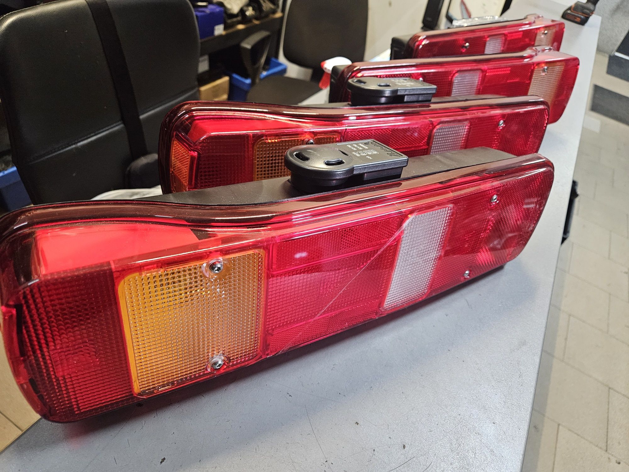 Lampa tył Volvo fh13 fh4 Nowa Orginal lewa prawa