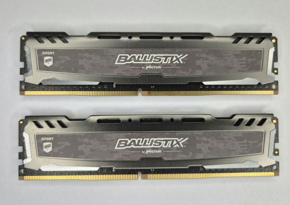 Память Crucial Ballistix DDR4-3200 16Gb (2x8Gb))