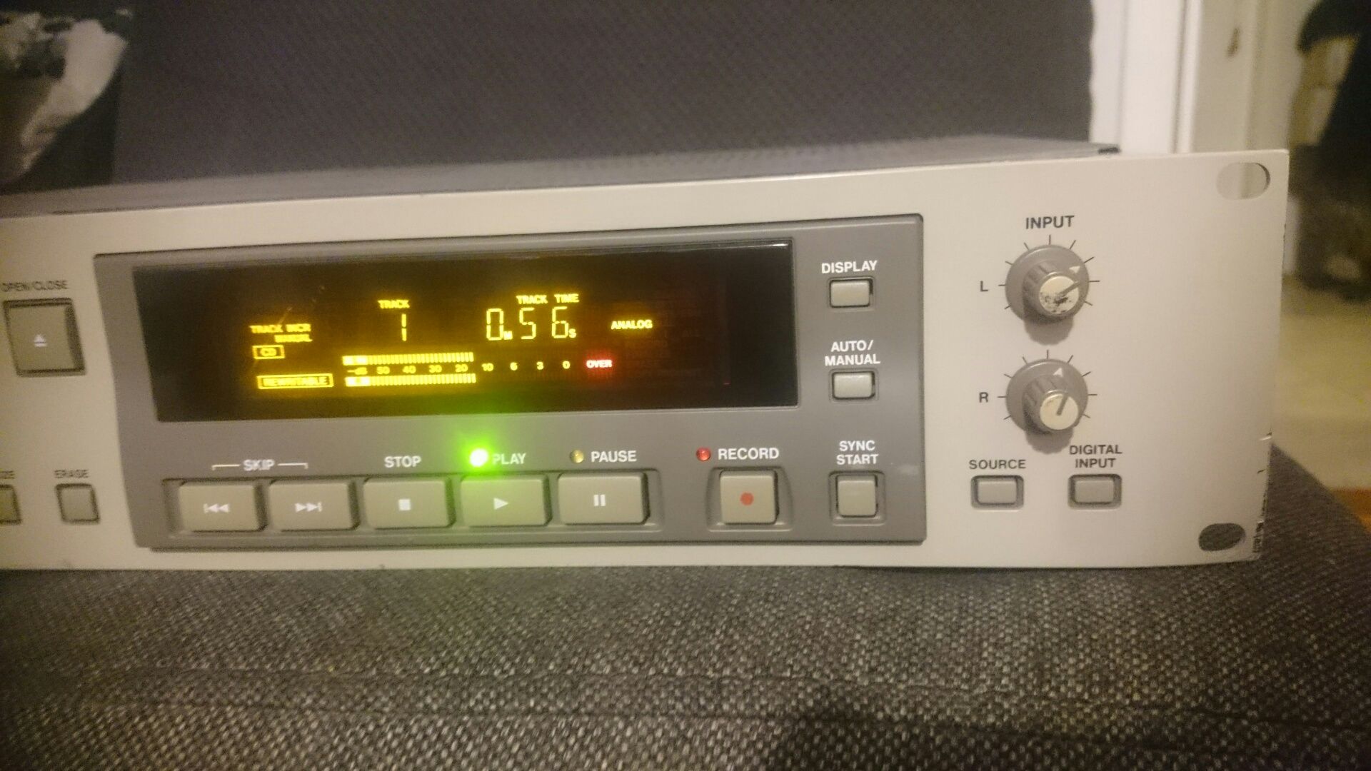 Tascam CD-RW 5000 nagrywarka płyt CD.