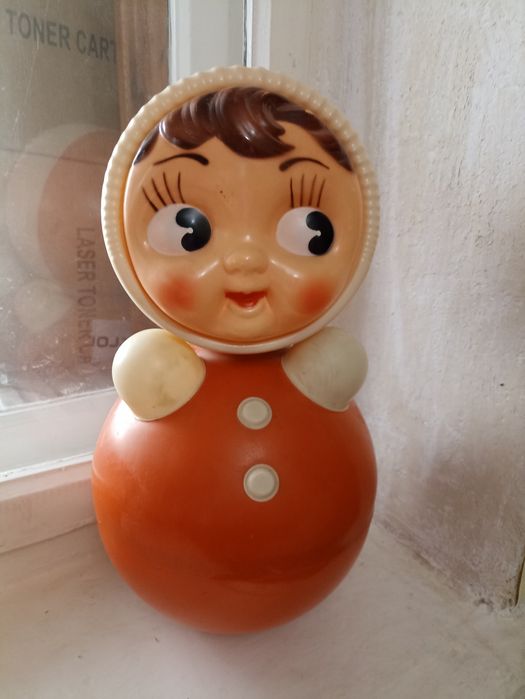 Лялька "Неваляшка"