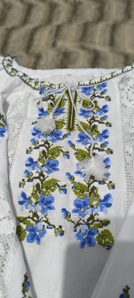 Вишиванка жіноча біла вишита сорочка блузка