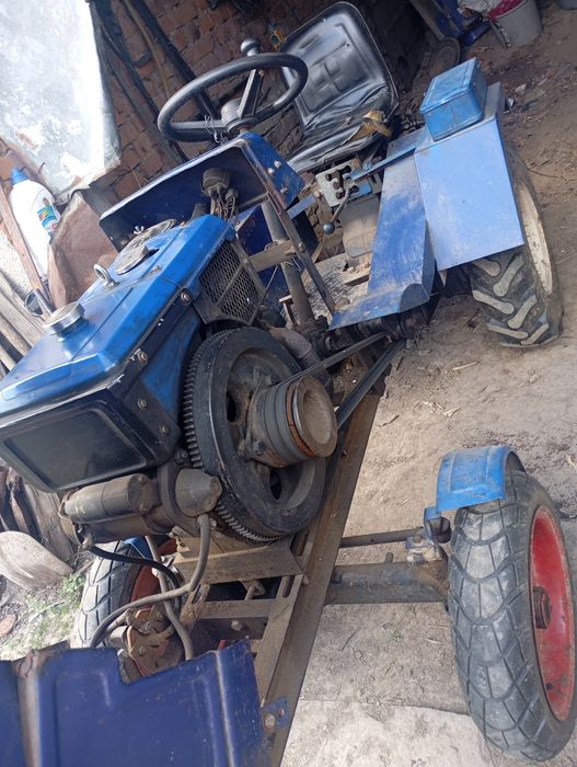 Продам мін трактор 12 кс