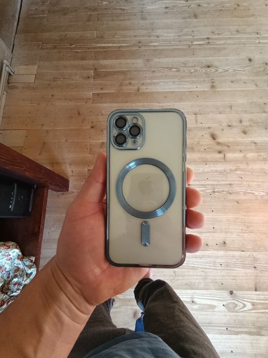 iPhone 11 pro ideal stan