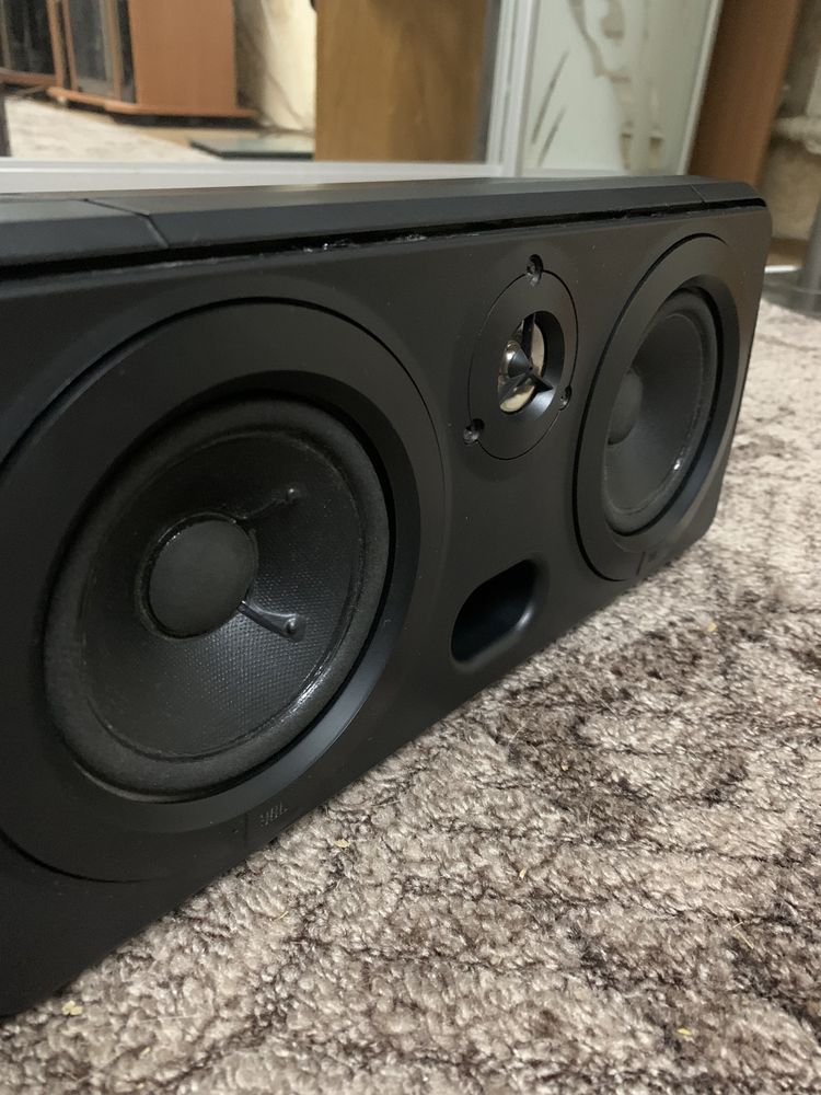 Продам центральную колонку jbl control