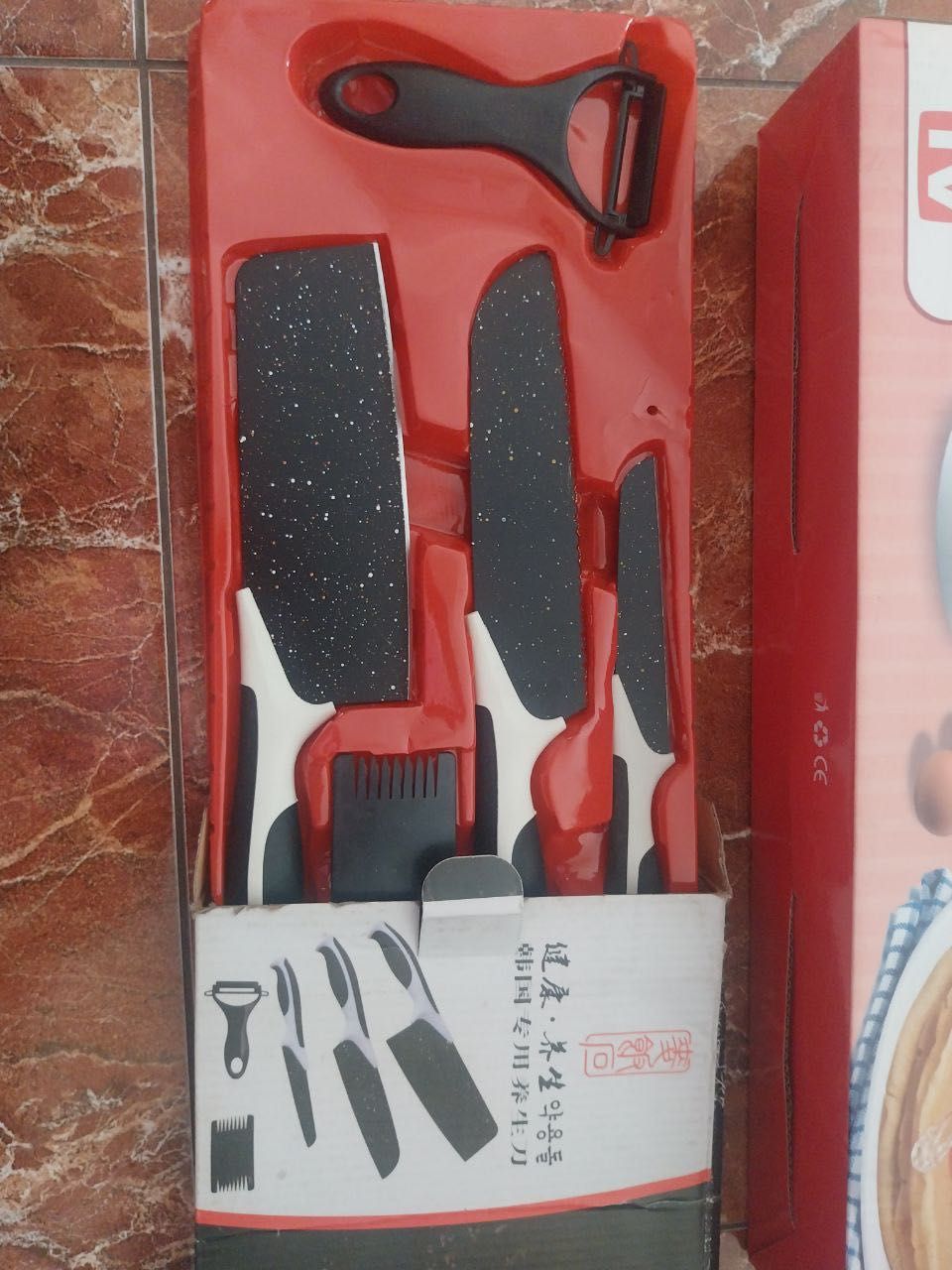 Продам млинницю DELIMANO UTILE PANCAKEMAKER + набір ножів у подарунок