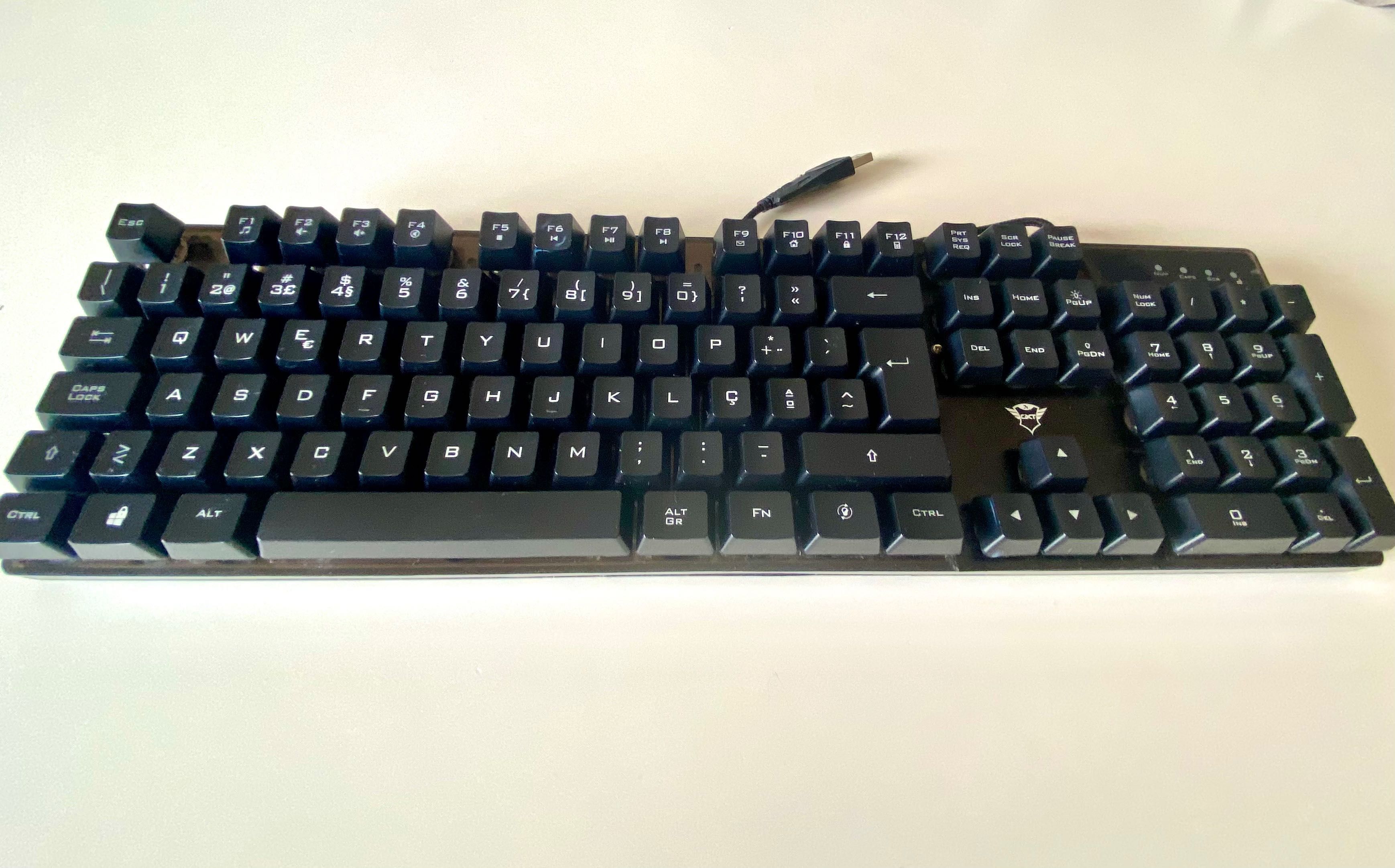 Teclado Trust AZOR RGB Membrana