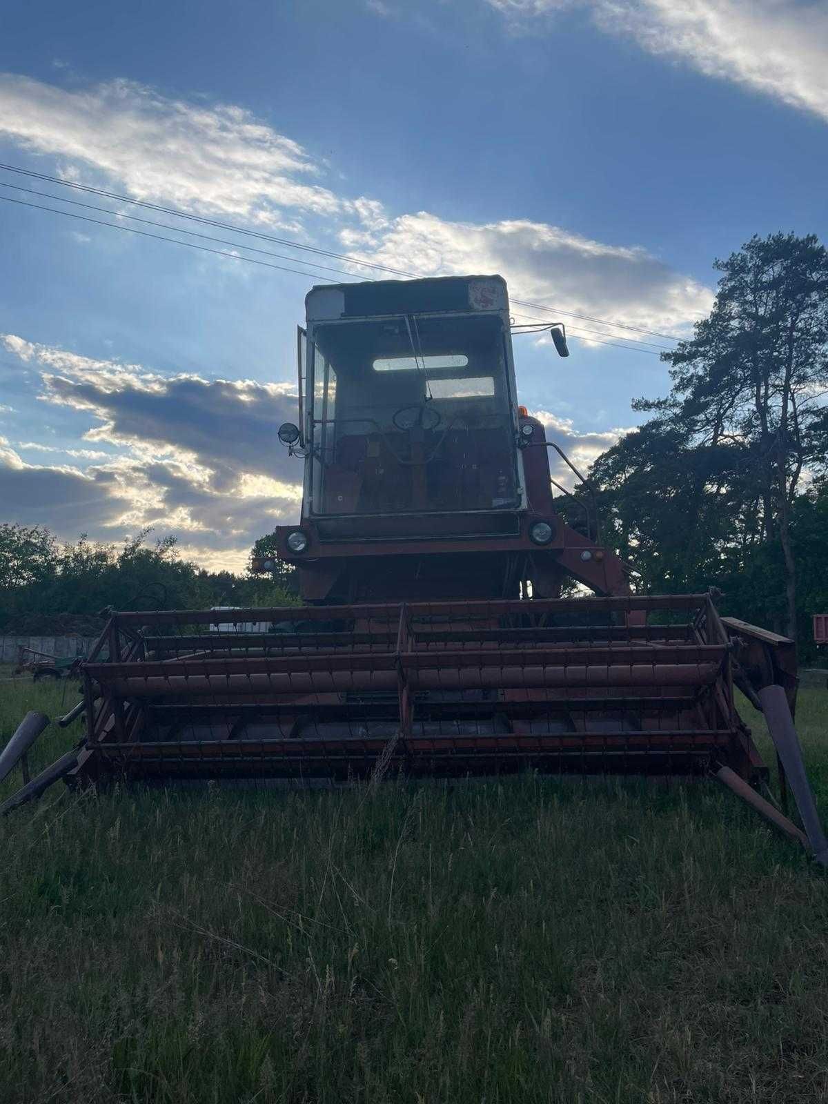 Kombajn Bizon Z056
