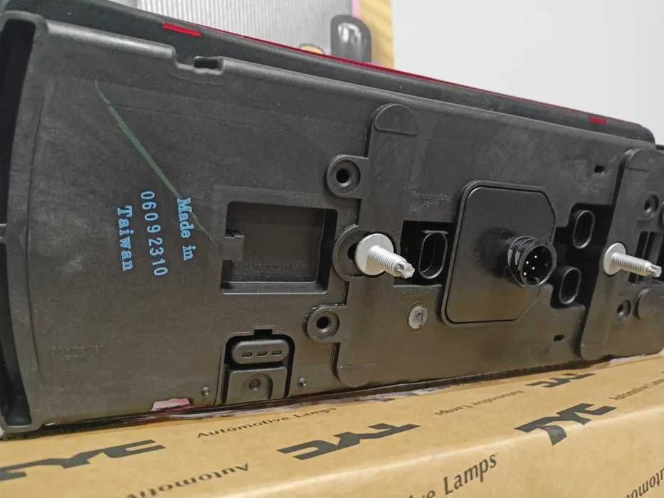 Mercedes Sprinter,Crafter,Mann /KONTENER/ 06- Lampa tył prawa.>