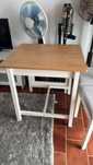 Mesa desdobrável com 2 cadeiras