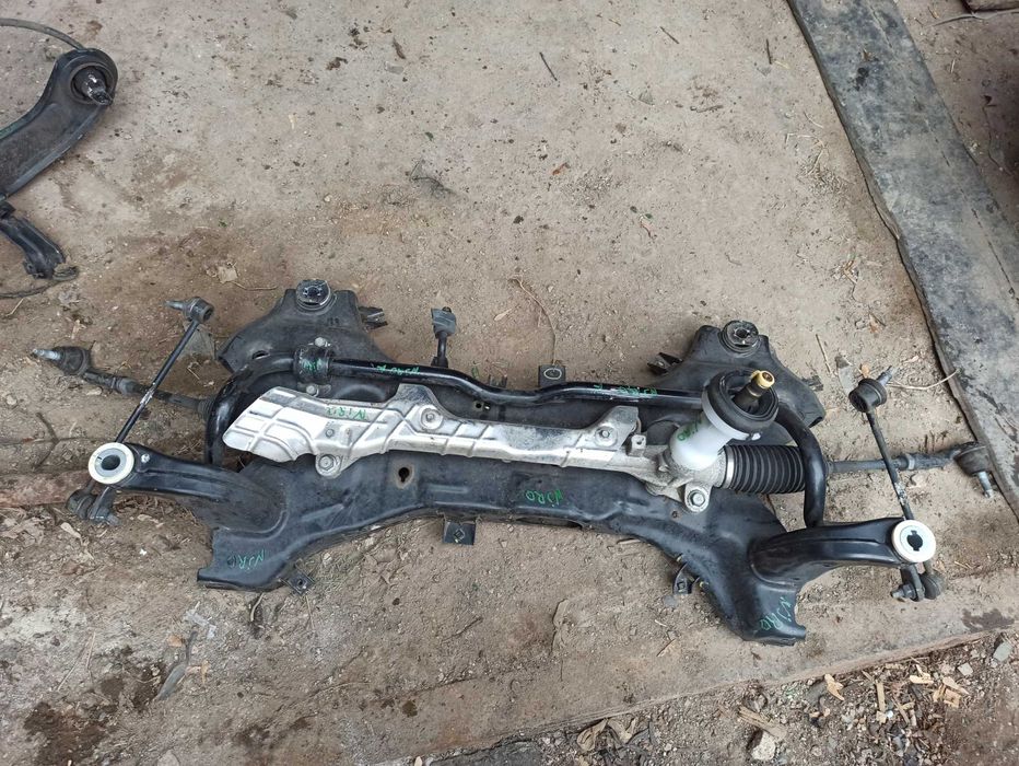 Комплект цапфа рычаг балка стойка кулак полуось редуктор Niro Kona бу