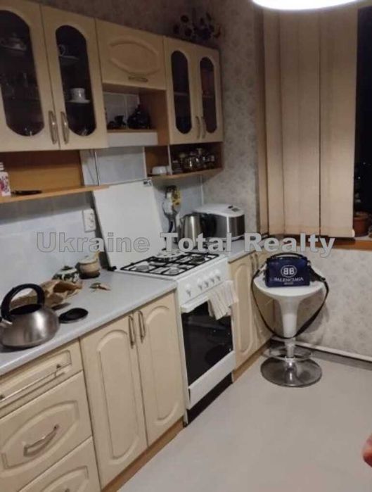 2 кімнатна квартира! Метро Академмістечко 1хв пішки Вул Доброхотова 30