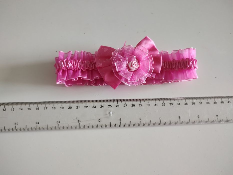 Śliczna różowa opaska na gumce dla księżniczki