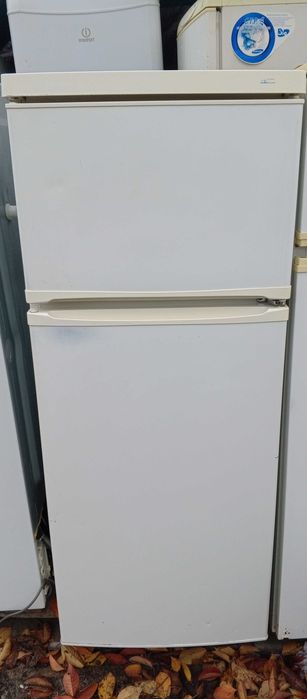 Продам 2 х камерный холодильник Liebherr