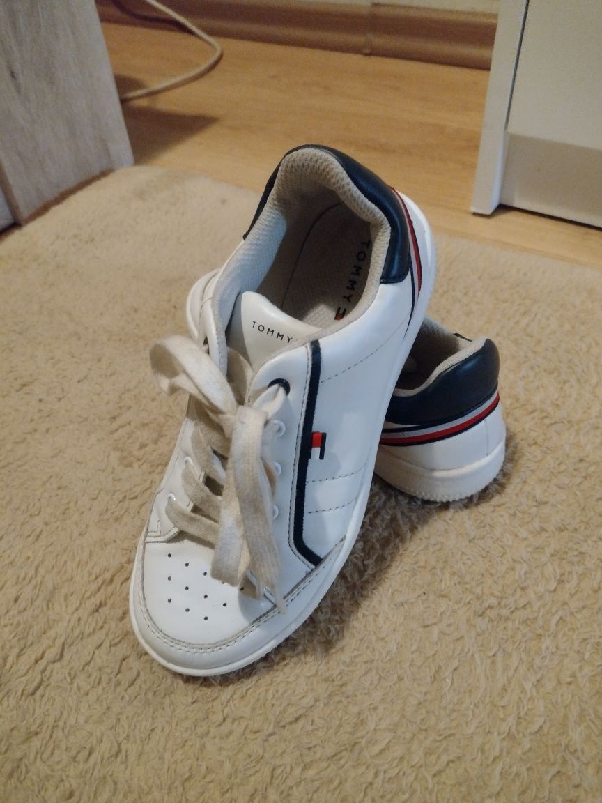 Buty Tommy Hilfiger dla chłopca rozmiar 32