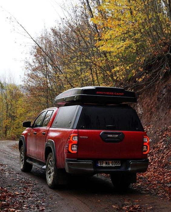 Hardtop zabudowa paki stalowa Toyota Hilux powłoka LINE-X