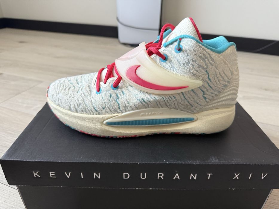 Баскетбольні кросівки Nike KD14