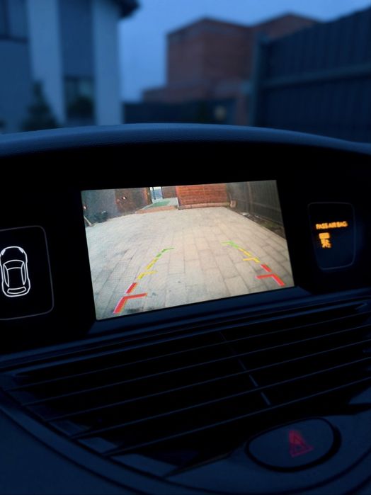 Продам обслужену Субару Трибека