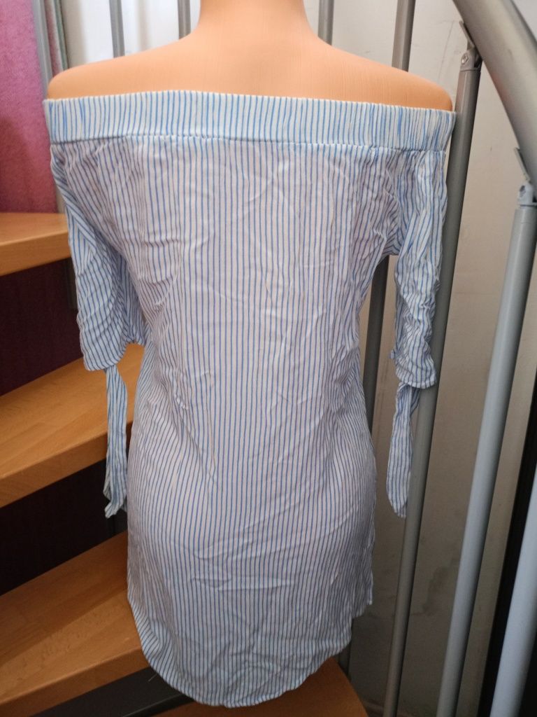 Tunika biała w podłużne niebieskie guziki guma w ramionach New Look