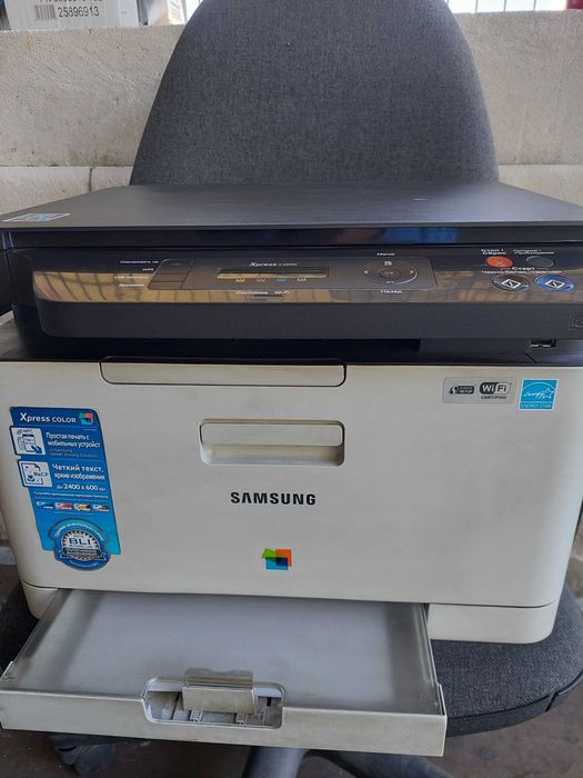 Лазерний кольоровий  МФУ Samsung