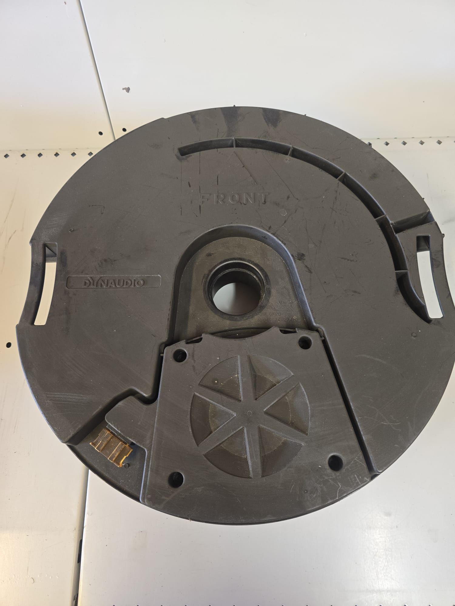 Subwoofer dynaudio passat b8 golf 7 arteon tiguan 2 5n