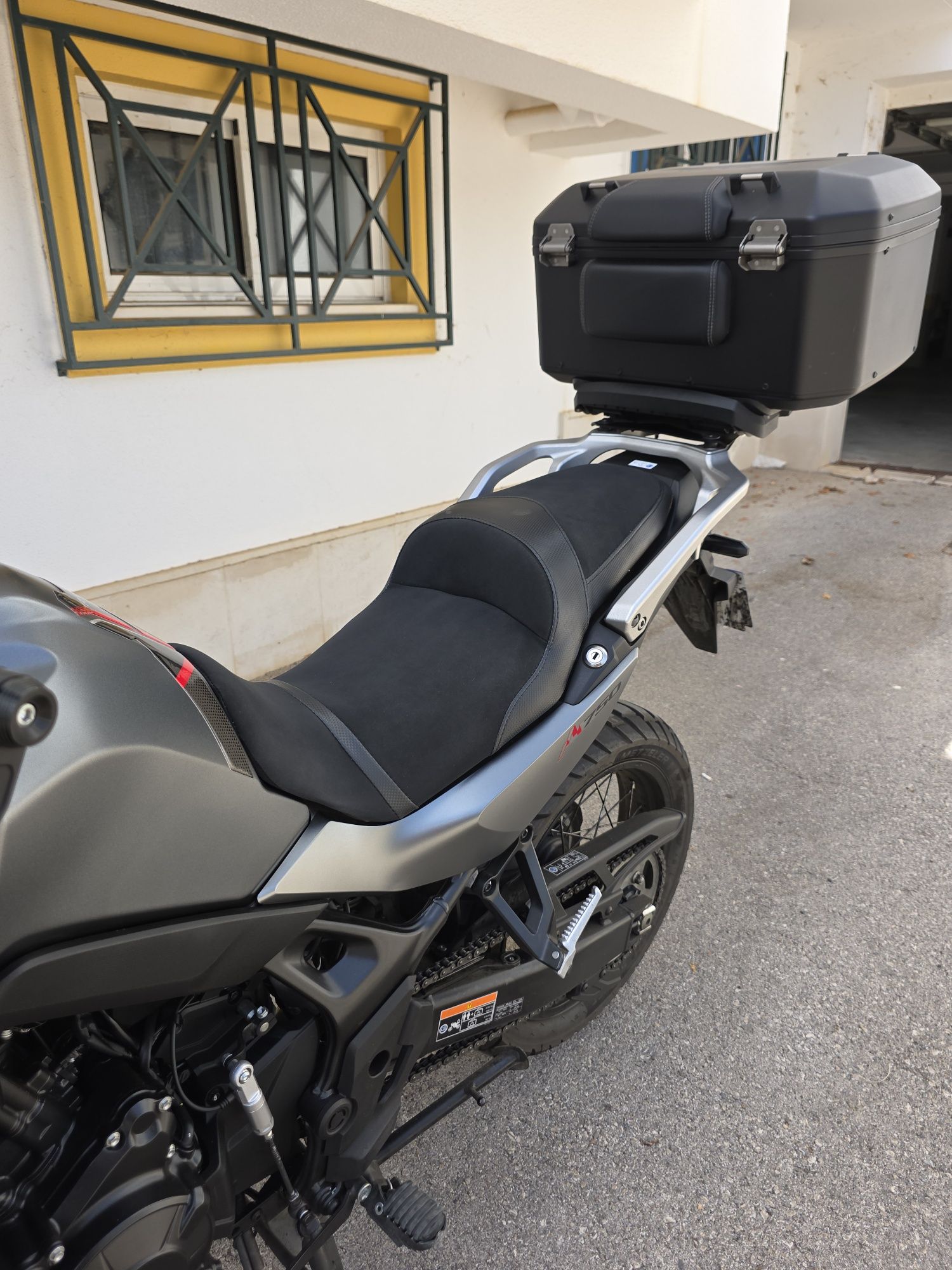 Honda Transalp 750, equipada!