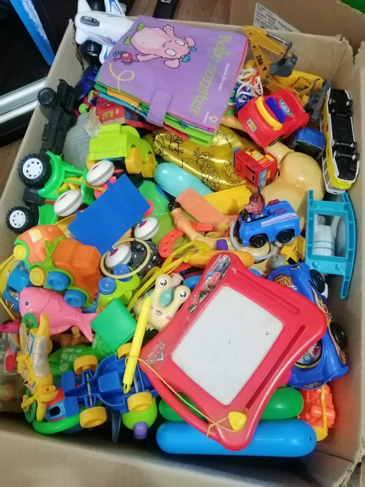Іграшки коробка велика