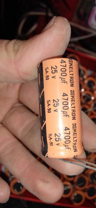 Конденсатори Keltron 4700 мкф 25 v