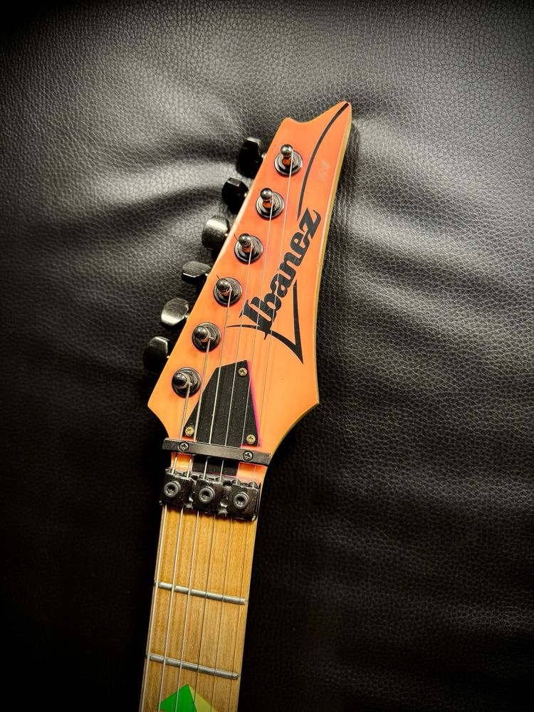 Ibanez JEM777sk 1988r. „Vai-Halen”