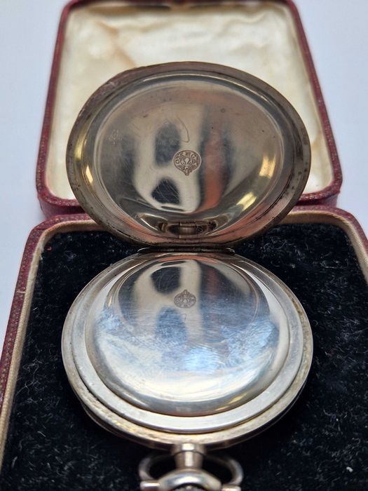 Zabytkowy zegarek kieszonkowy Omega Suisee