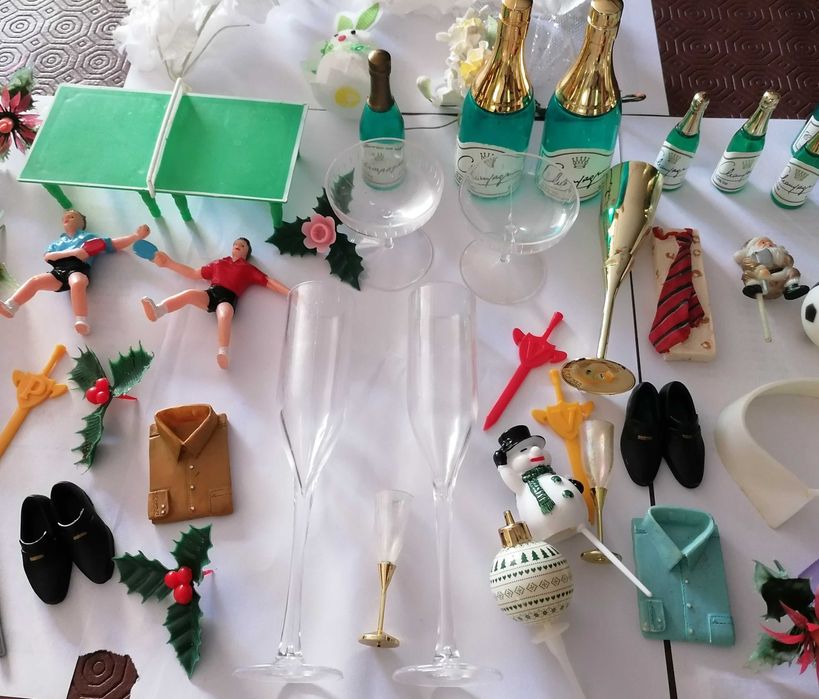 Peças decorativas de bolos e outros, lote todo por 5€