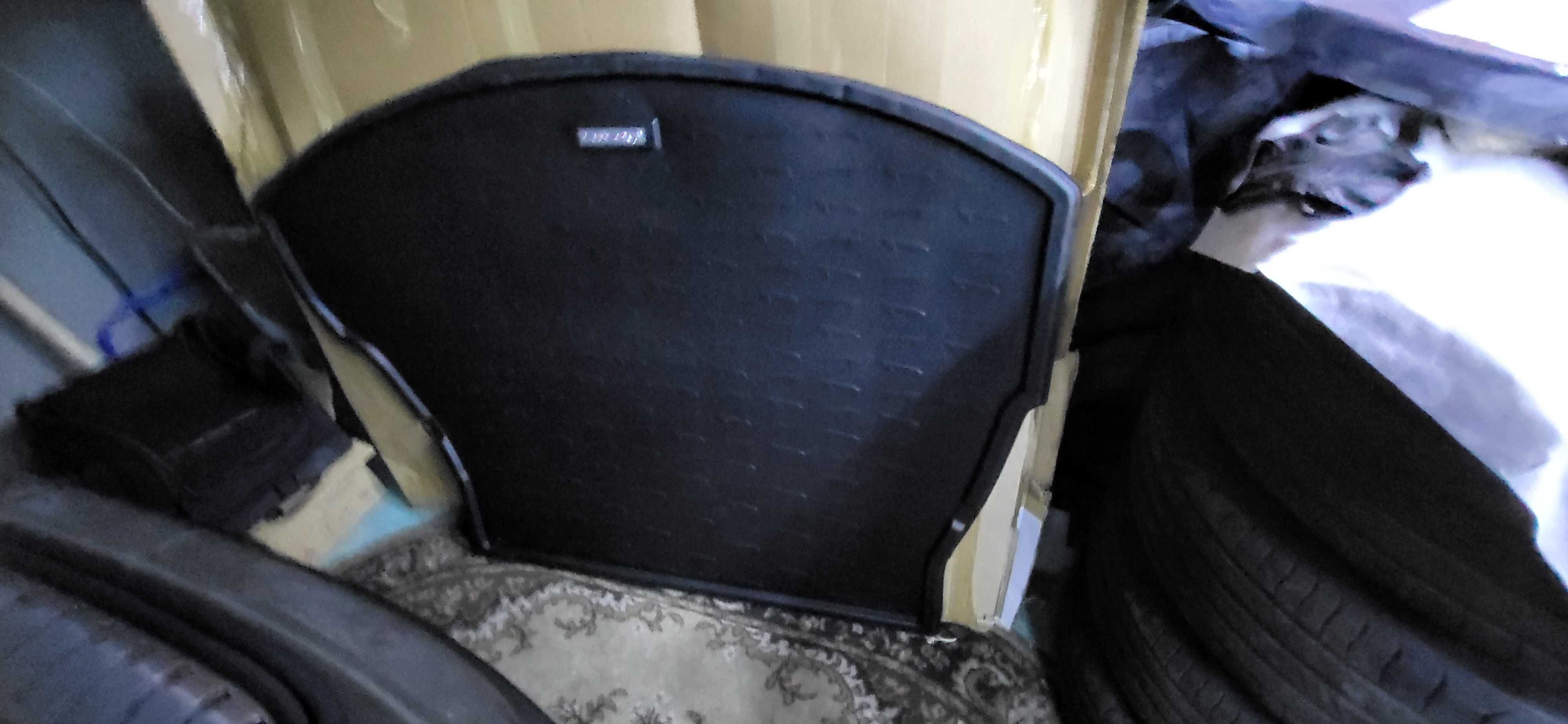 Mata Bagażnika LEXUS NX -350?