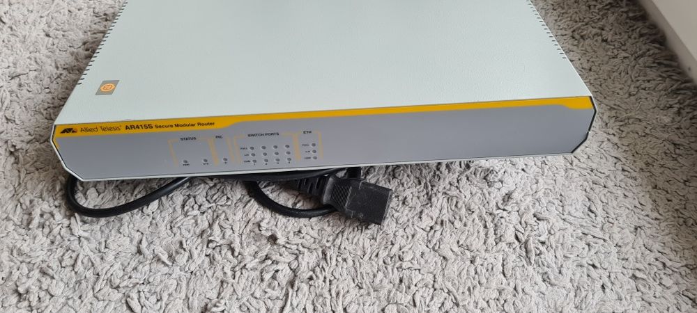 Router Allied Telesis AR415S