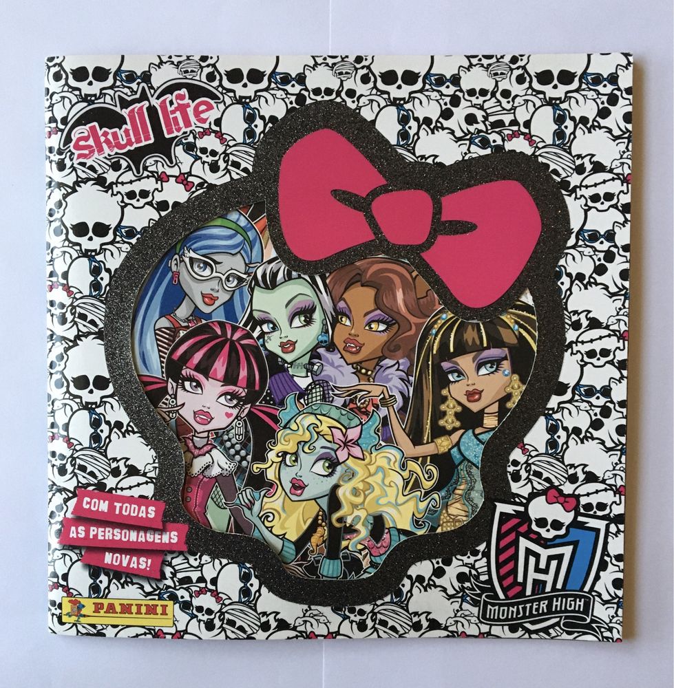 Caderneta Panini Monster High