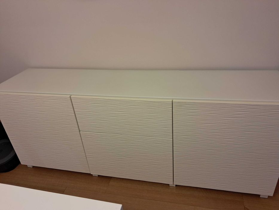 Móvel de sala com arrumação