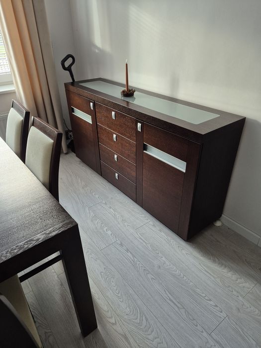 Komoda do jadalni i salonu.