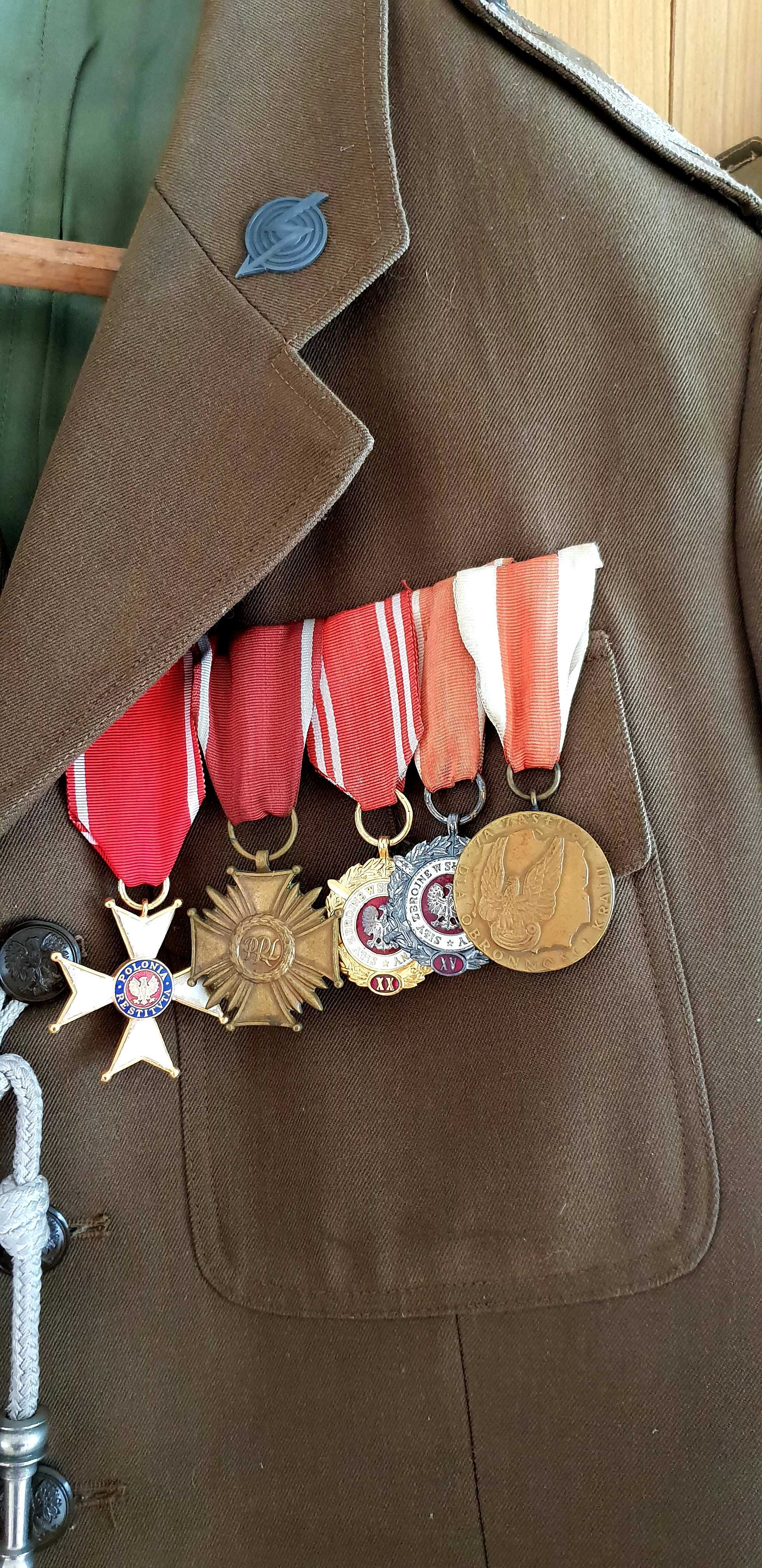 Mundur, płaszcz, medale i.in. sierżanta LWP