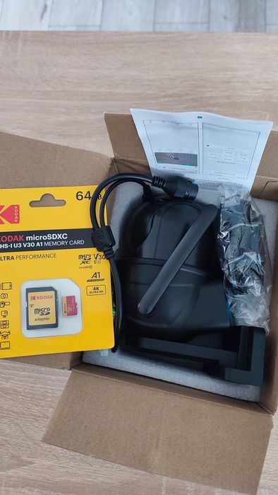 Nowa kamera z podwójnym obiektywem i kartą 64 GB