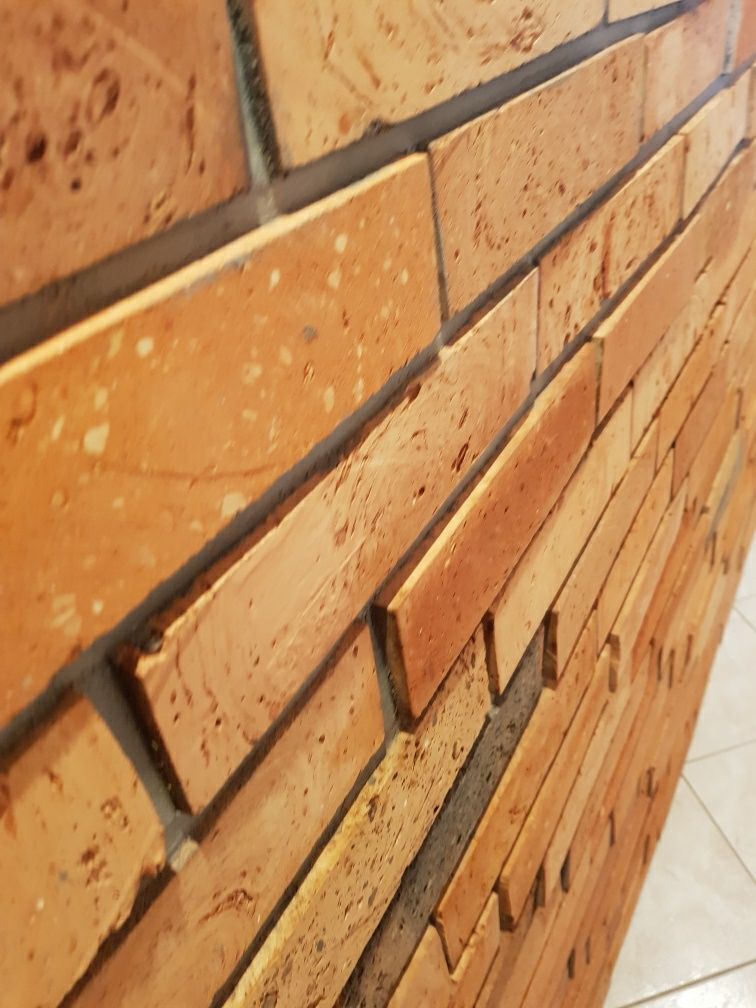 Cegla cięta  rozbiorkowa,plytki z cegly srodek  34zł pół metra
