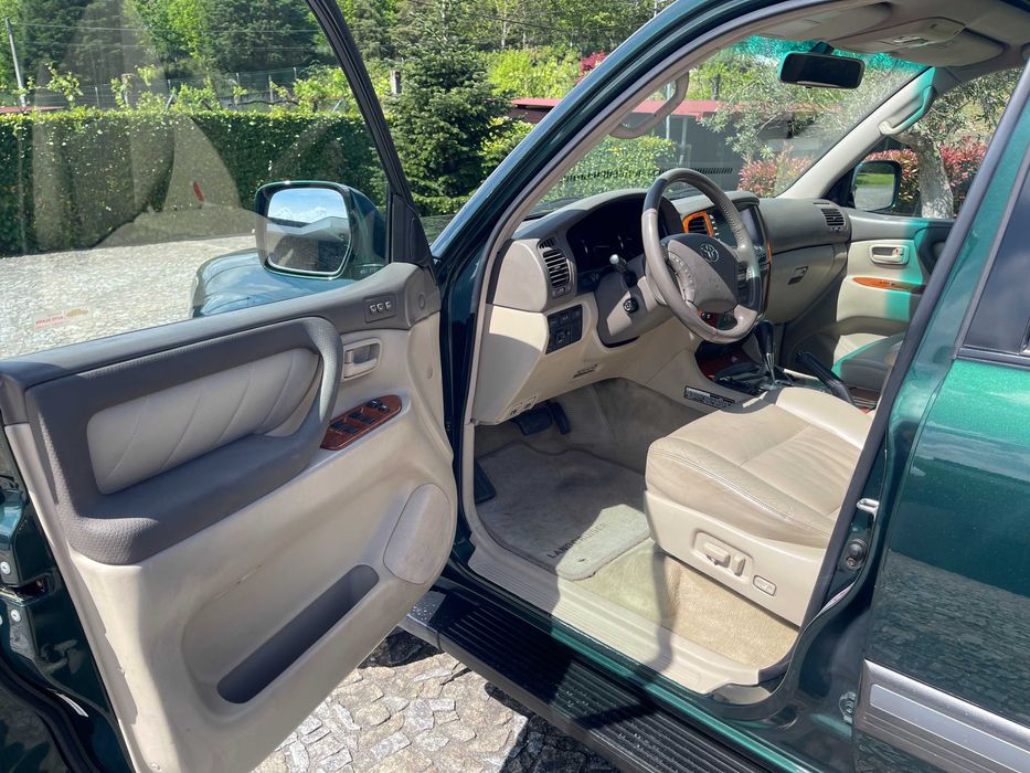 Toyota Land Cruiser HDJ 100