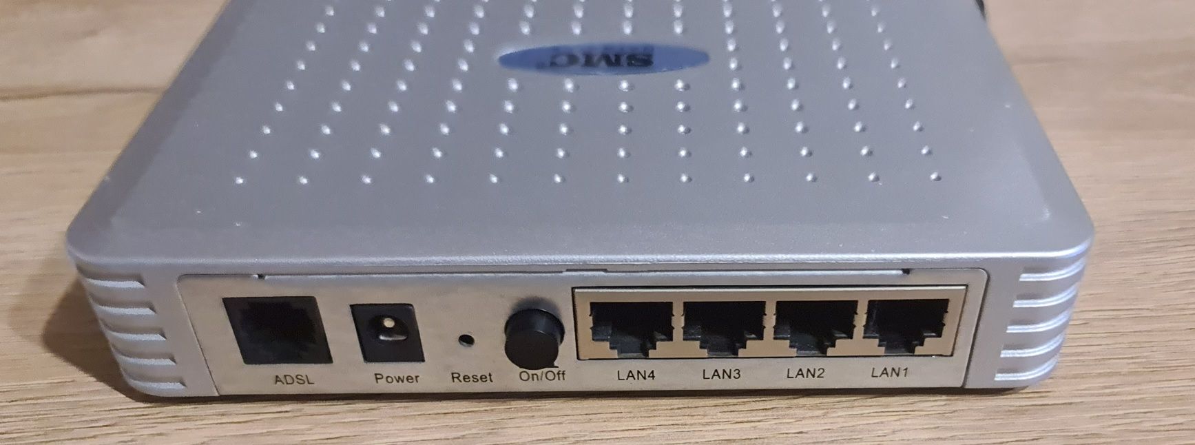 router / modem ADSL2/2+ Annex A Barricade SMC7904BRA