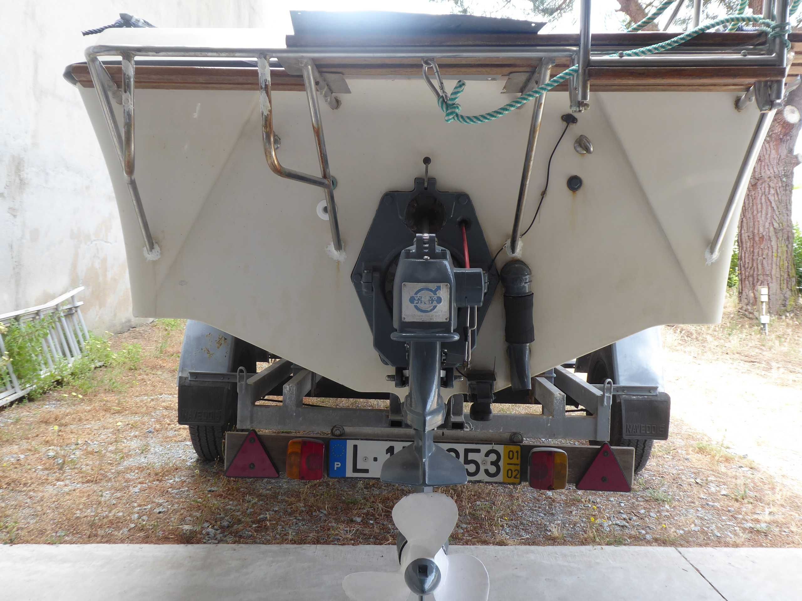 barco pesca e recreio Coronet 17