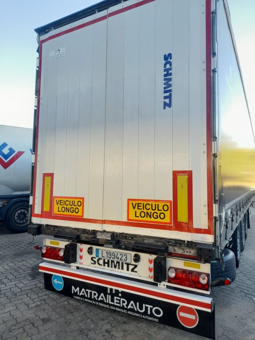 Semi-reboque Schmitz em lona