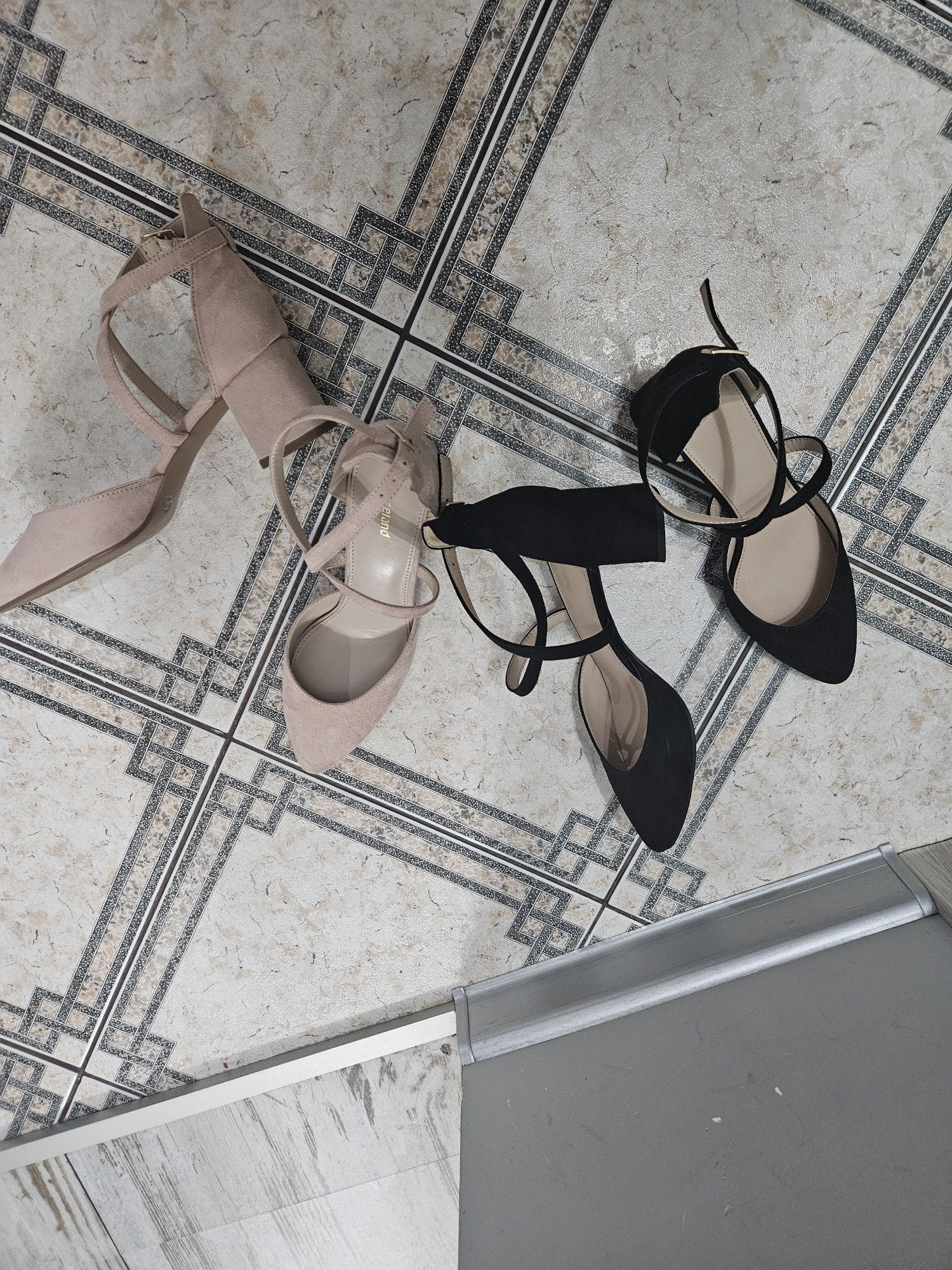 Buty zamszowe na wygodnym słupku/37/czarne