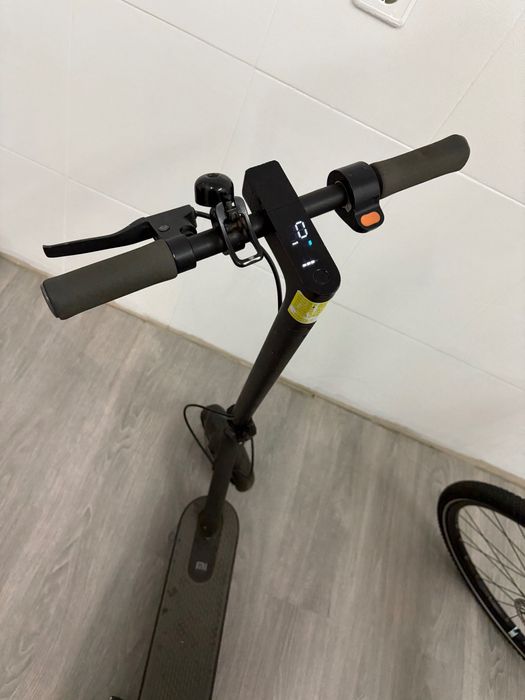 Vendo 2 Trotinetes elétricas