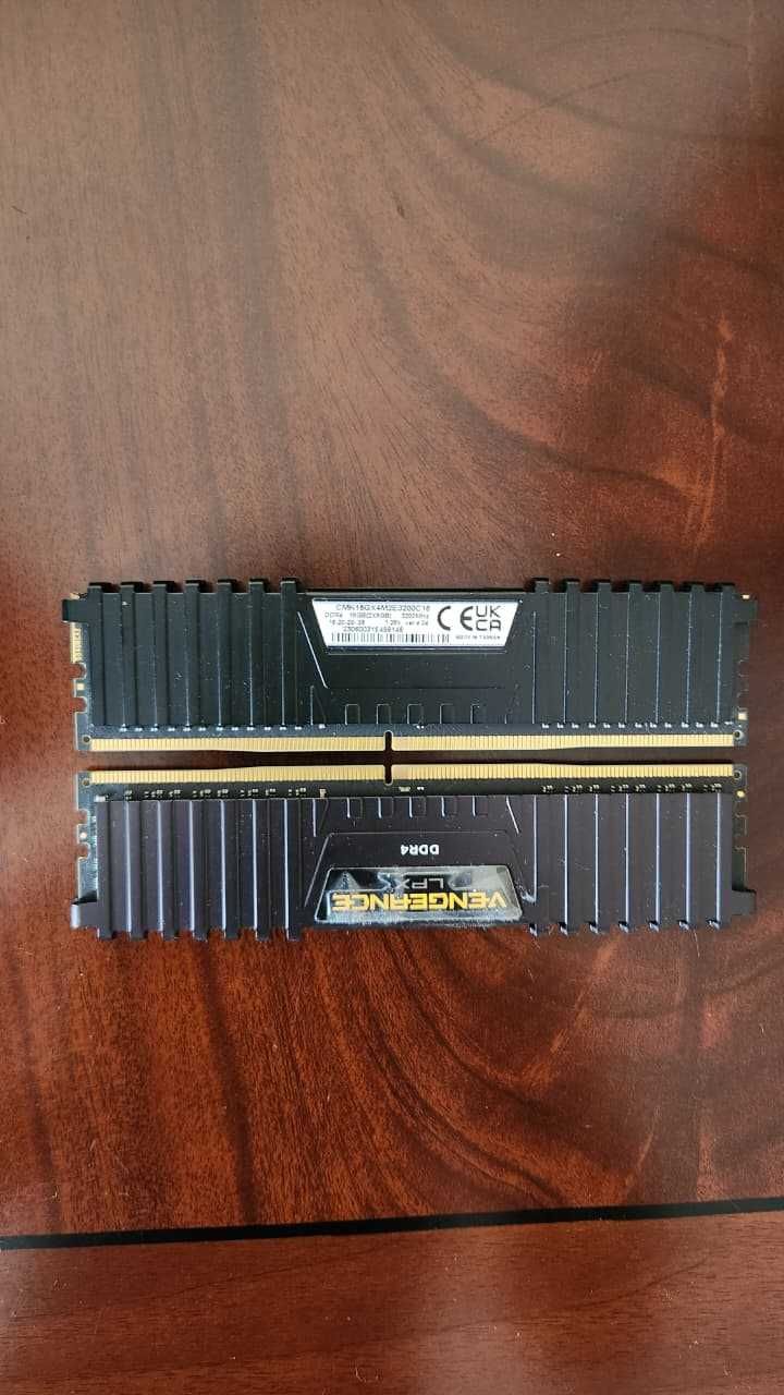 Corsair 16GB (2x8GB) DDR4-3200 Vengeance LPX (CMK16GX4M2E3200C16)