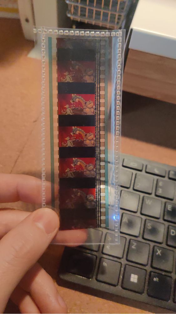 Pokemon the Movie 2000 Topps Film Frame Card Garydos Rare