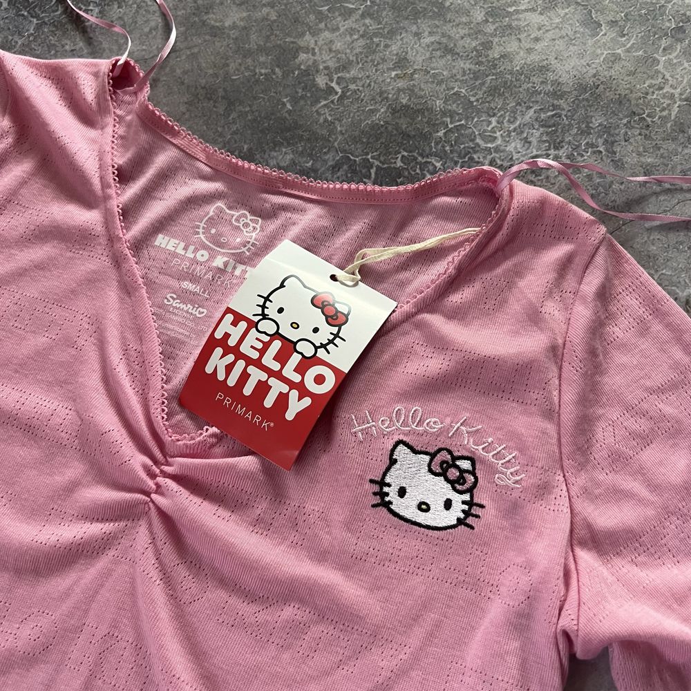 Новий кроп топ Primark Hello Kitty