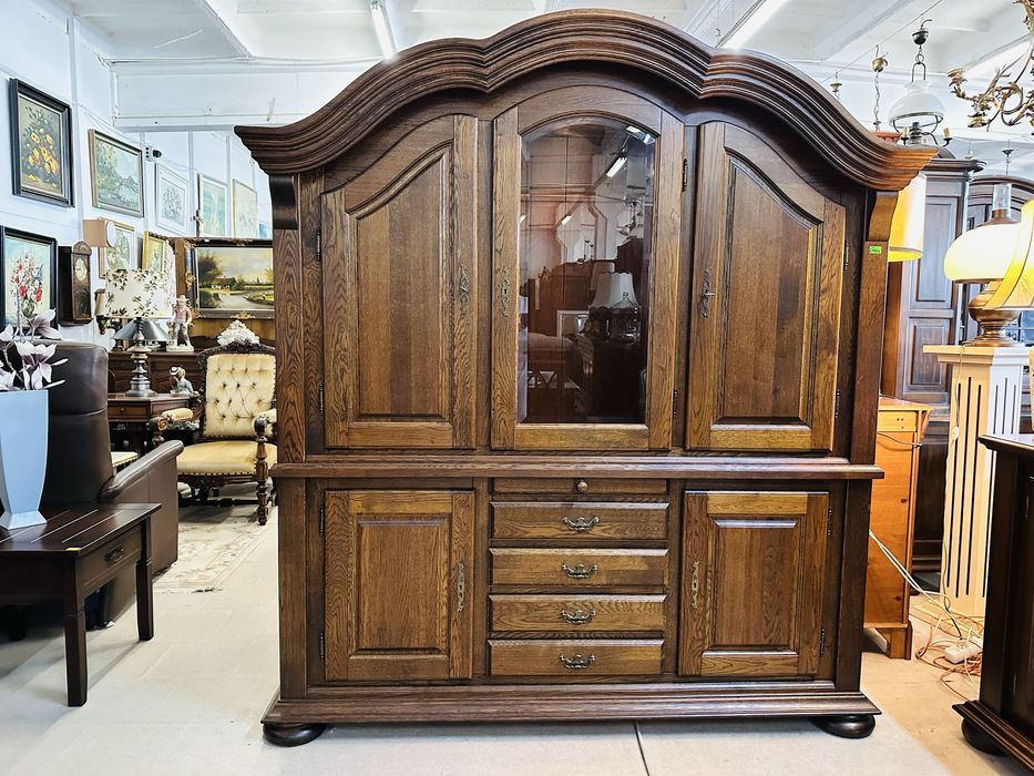 Bajkowy i stylowy kredens dębowy z podswietlanym barkiem :)