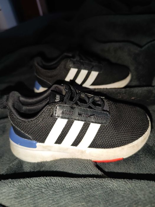 Tênis Adidas n° 25